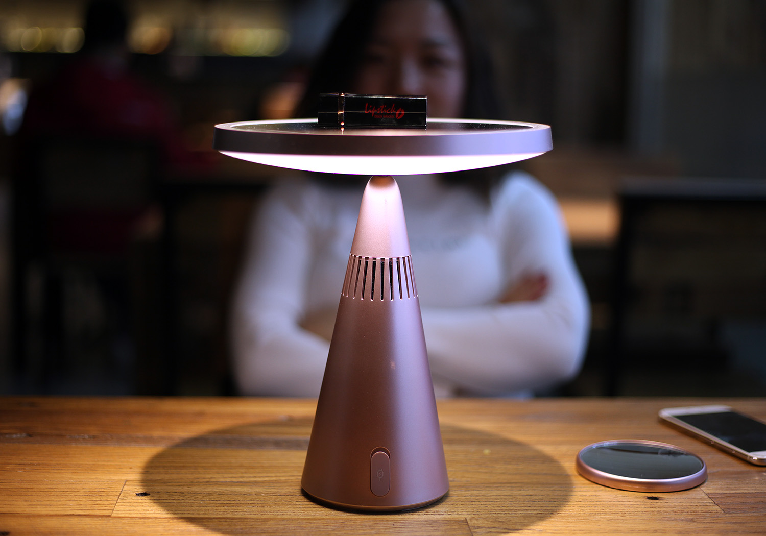 觅光化妆镜跟斐色耐哪个好,斐色耐折叠化妆镜测评