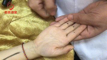 小儿腹胀推拿快速排气手法,宝宝消化不良腹胀按摩手法