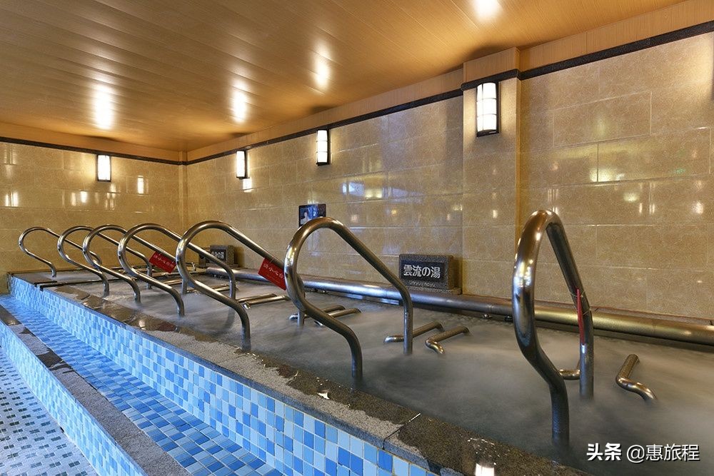 极乐汤儿童水上乐园川沙,极乐汤临港温泉馆儿童乐园