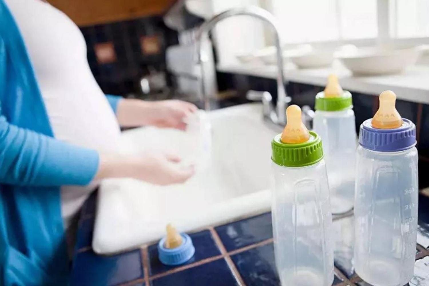 宝宝奶瓶第一次使用前怎么清洗,奶瓶的清洗