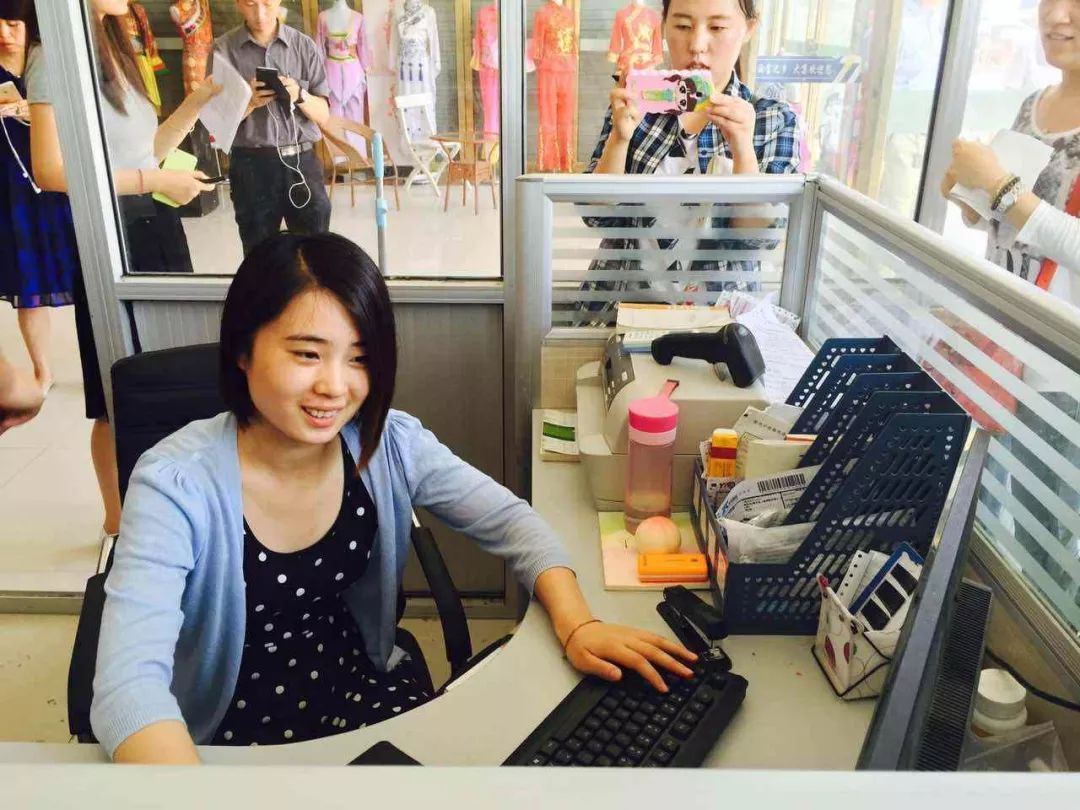 英雄莫问出处！他带领全村搞电商一年卖4个亿，马云都给他点赞