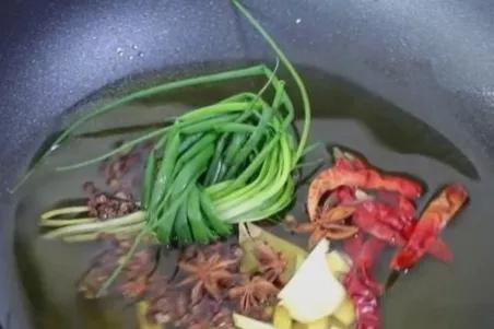 家庭自制麻辣魔芋干,手工麻辣魔芋干制作