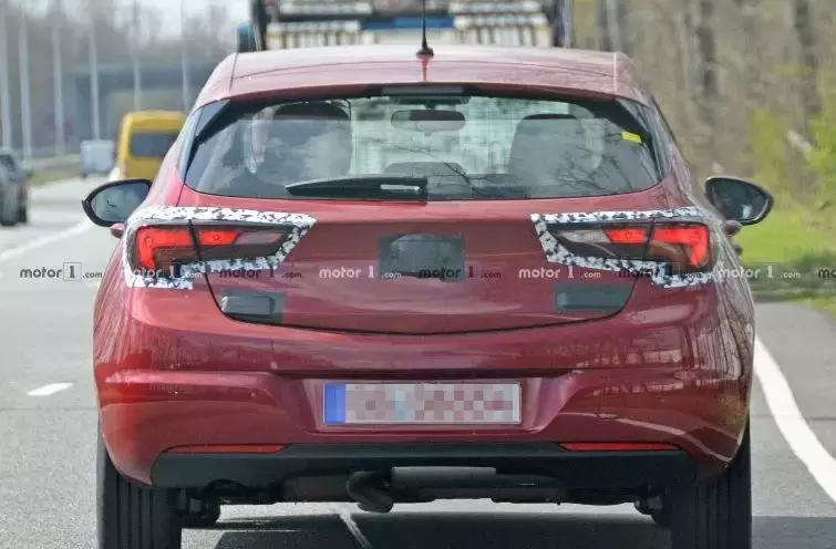 比本田飞度高一档次的车,比本田飞度卖得好的车