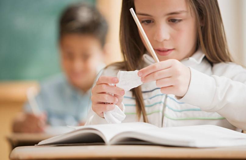 孩子爱走神注意力不集中怎么办,怎么纠正孩子好动注意力不集中