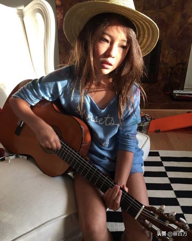 昔日童模都长大了，最美女孩变企业家，迷你乔妹秀少女穿搭风