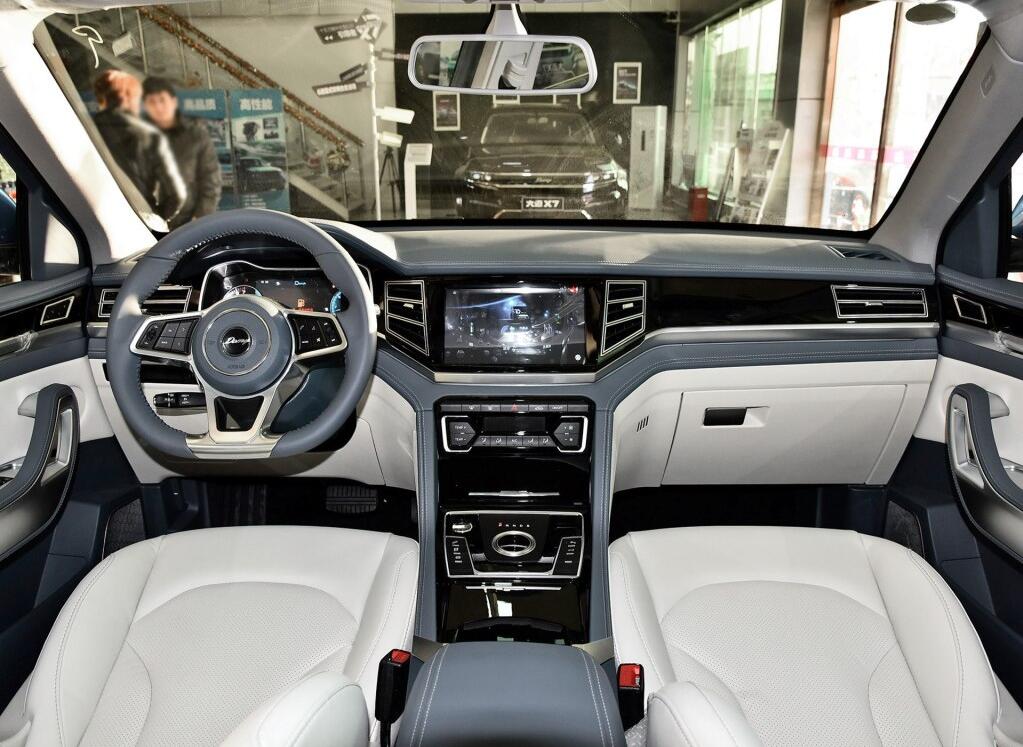 众泰大迈x7视频操作,众泰大迈x7模仿大众