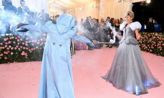 艳压红毯,美艳绝伦的红毯造型