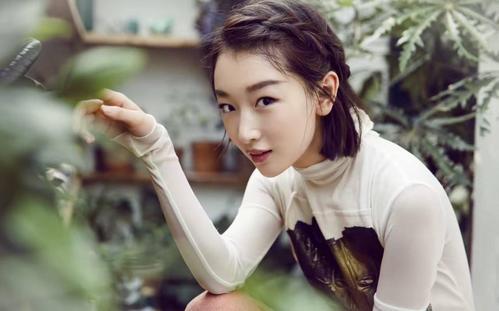 周冬雨三金影后其江湖地位,周冬雨三金影后是资本的选择吗