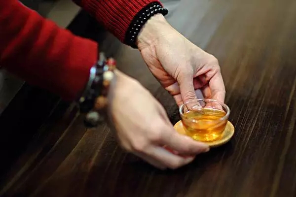 茶桌上的礼仪和说话技巧,茶桌礼仪培训机构哪家好