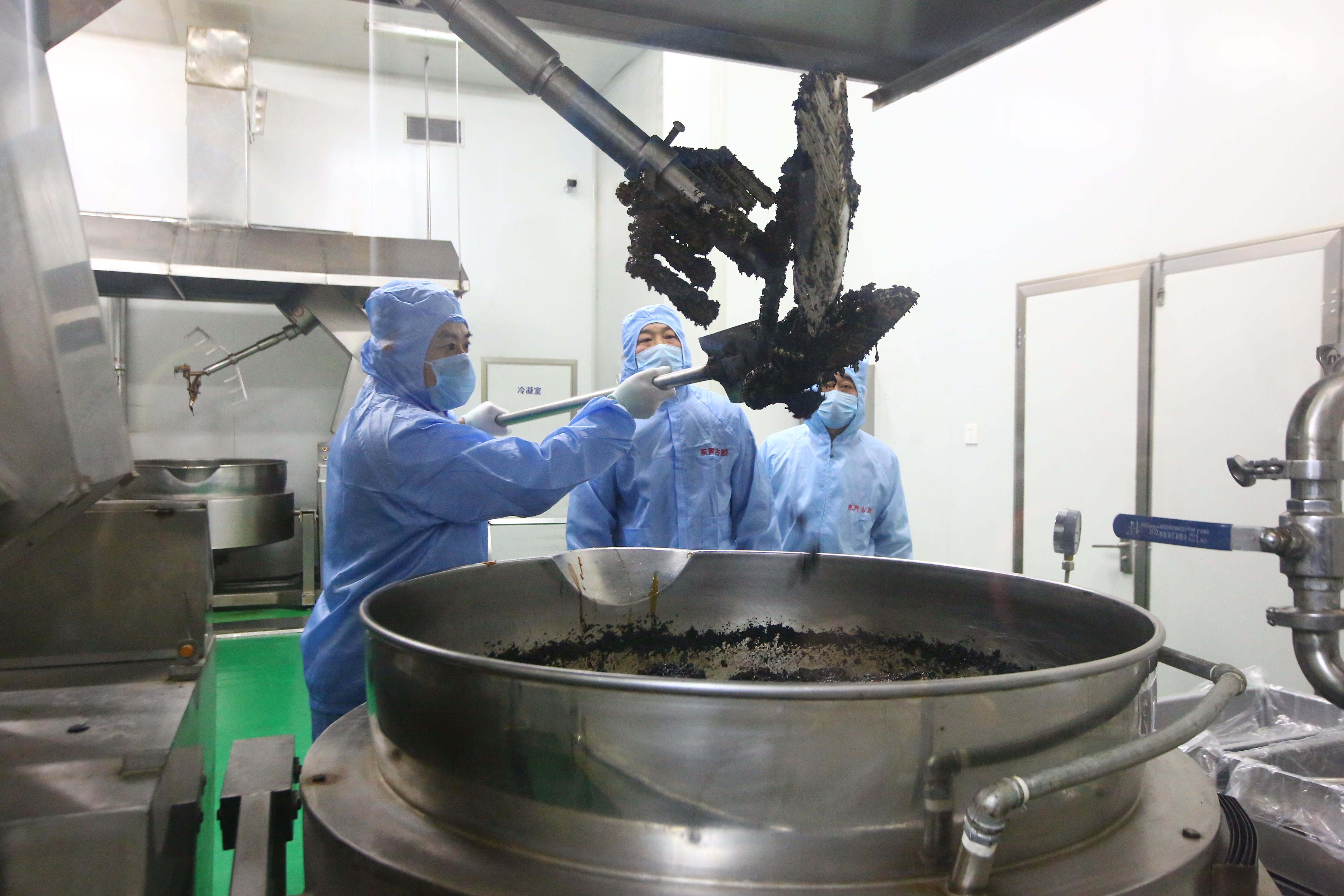 东阿传统熬胶技艺,东阿阿胶滋补节