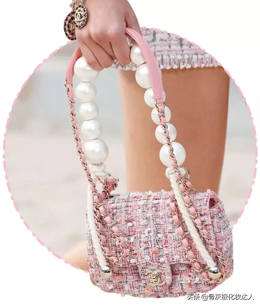 chanel新款包包2022灰色,chanel包包必入十款