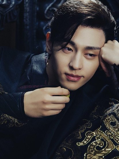 肖战白敬亭身高,肖战和白敬亭身高