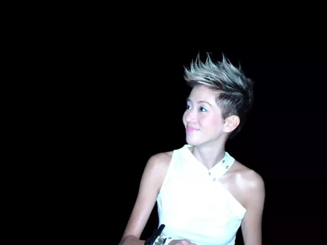 梅艳芳悲惨命运完整视频,梅艳芳的悲伤事件