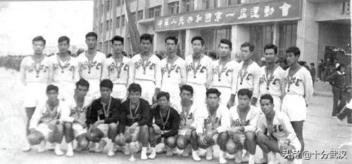 武汉城事｜细数武汉足球百年沉浮：从“租界足球”到“中超黑马”