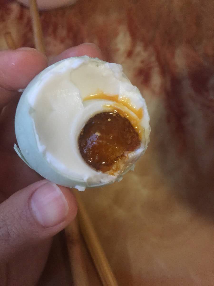 外婆吃咸鸭蛋的危害,外婆腌咸鸭蛋