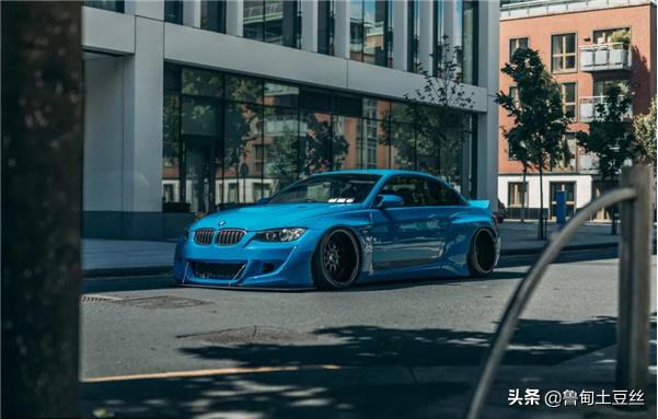 「毂锐驰」一台融入了JDM元素的宝马E93335i