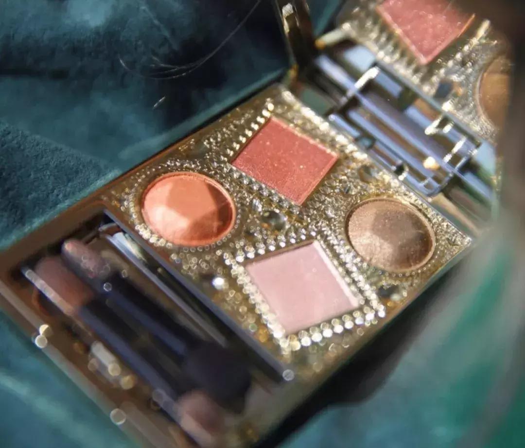 novo液体眼影试色好闪亮仙气十足,四色仙气紫色眼影盘