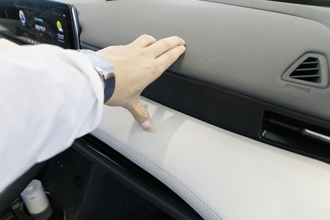 哪吒u新能源汽车推荐2021驾驭版,透明a柱的车