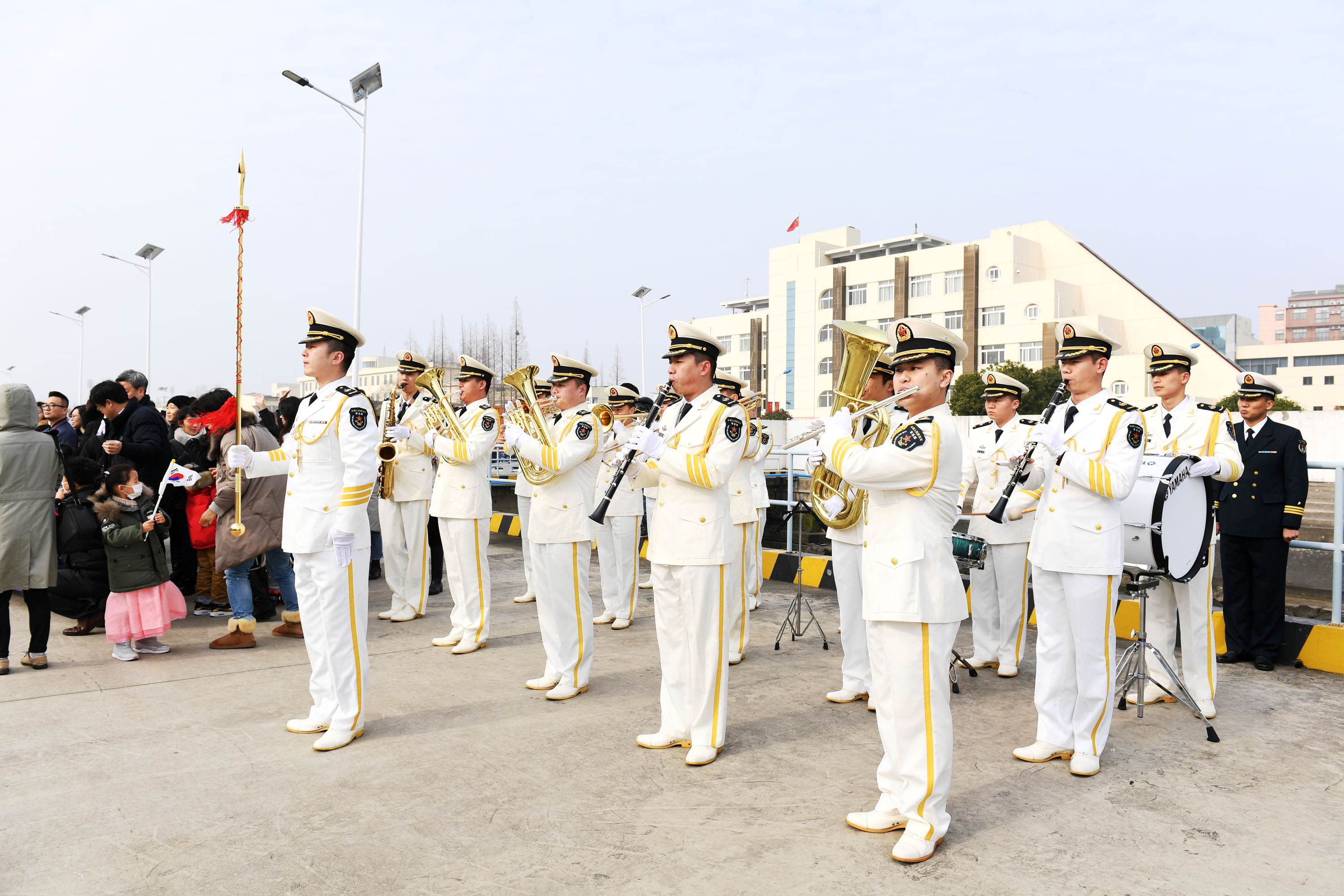 国足0:2韩国亚洲杯,国足不敌韩国亚洲杯