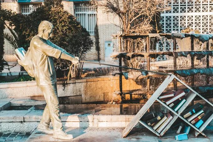 说出三个对中国免签的国家,唯一一个只对中国免签的国家