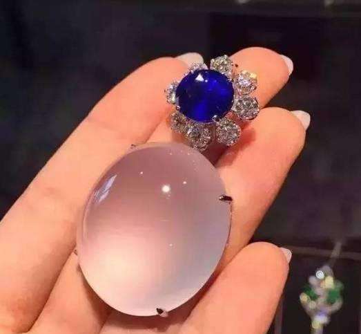 佩戴翡翠你需要了解的知识点必看,佩戴翡翠的小知识