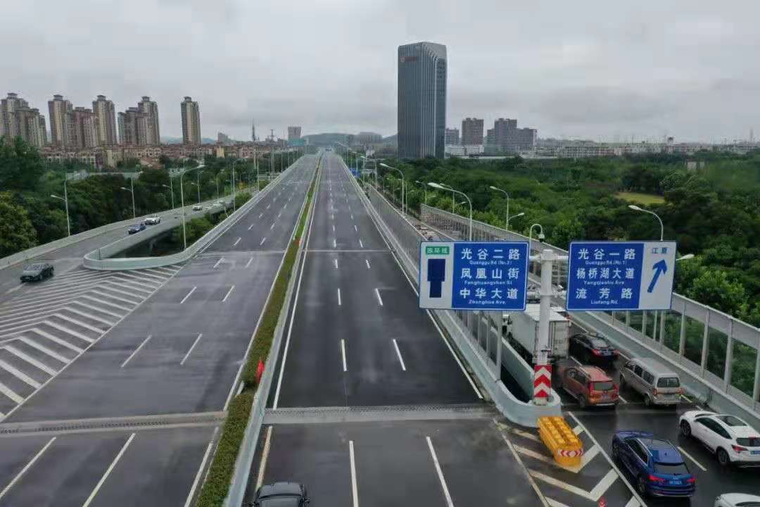 关山大道是光谷中心吗,武汉光谷关山千亿大道