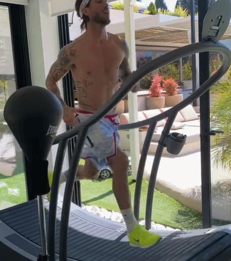 鐨囬┈宸ㄦ槦寮曡捣鐑,鐨囬┈鐞冩槦鍏ョ悆璺戞