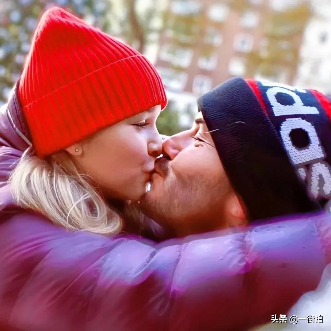 小七贝克汉姆小时候穿吊带裙,贝克汉姆与小七照片