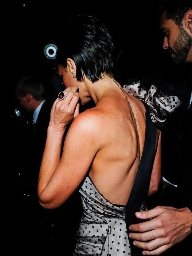 贝克汉姆和贝嫂相爱原因,贝克汉姆贝嫂身家