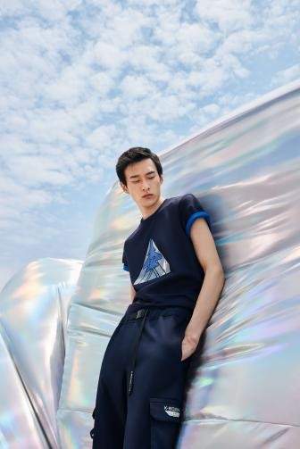 逐梦蓝天热力起航劲霸男装×航空文创致敬奋斗百年路