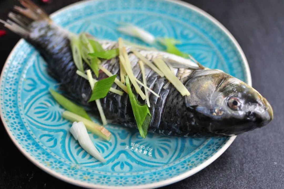 清淡凉拌鲫鱼最正宗的做法四川,过水凉拌鲫鱼最正宗的做法四川
