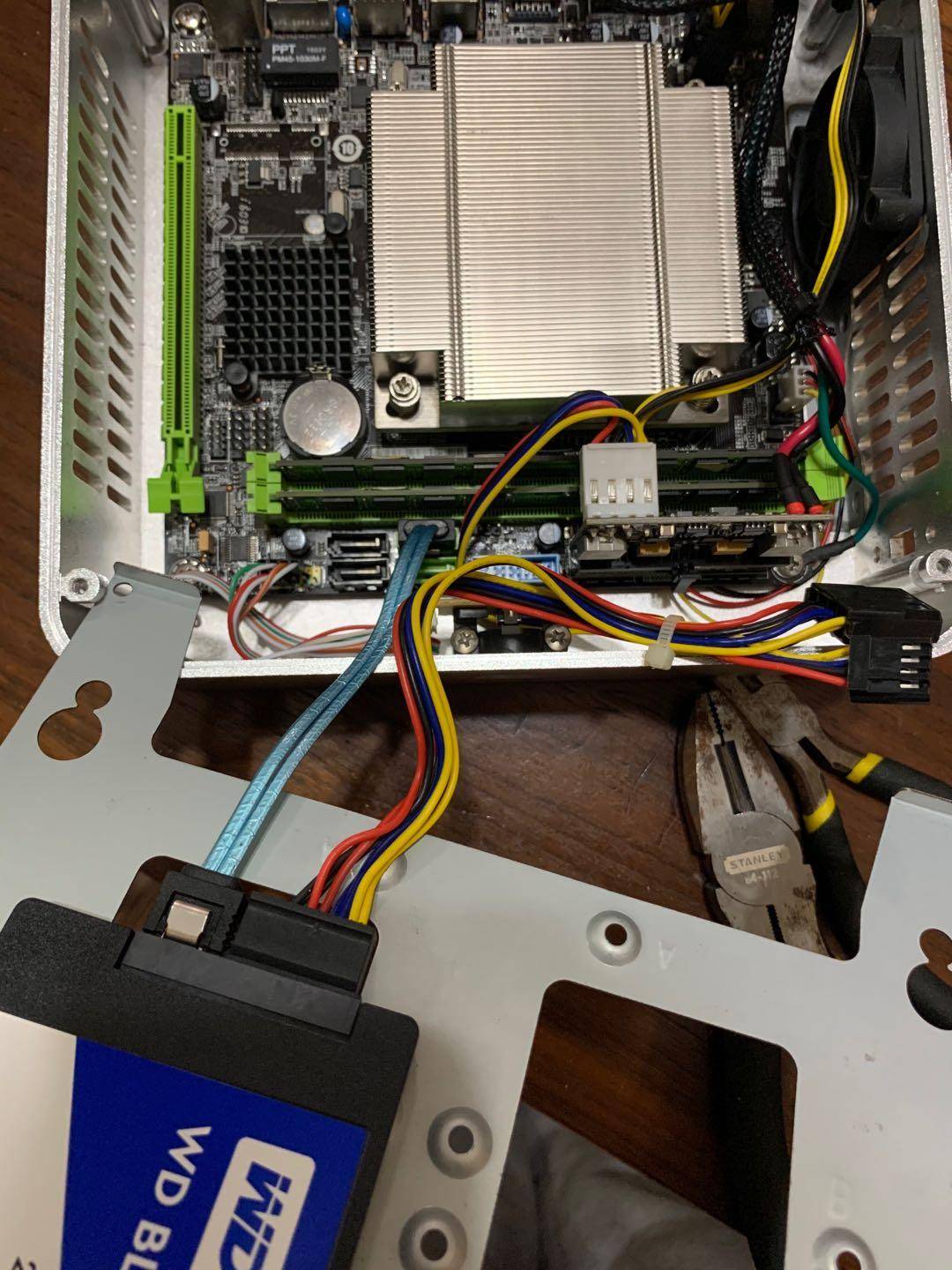 垃圾佬捡苹果手机,垃圾佬的视频大全