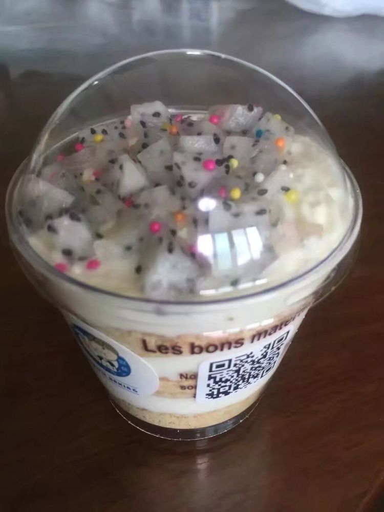 我陪女儿做烘焙年入20万女儿上了报我也成网红