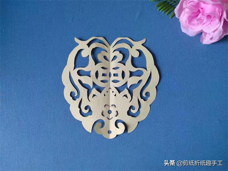 关于幸福的剪纸,福在眼前剪纸图片教程