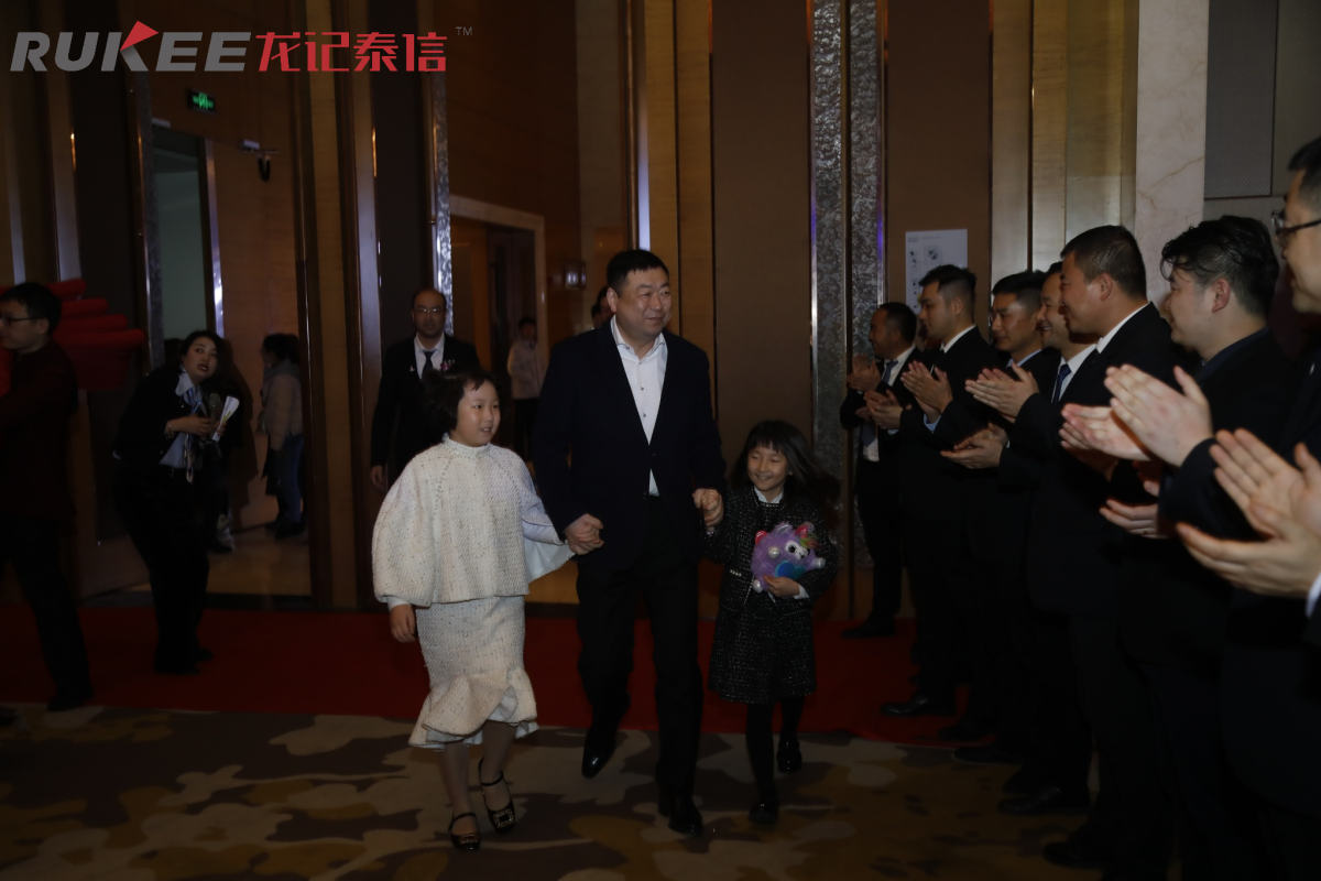 龙记房地产杨明生简介,龙记地产杨明生的发家史