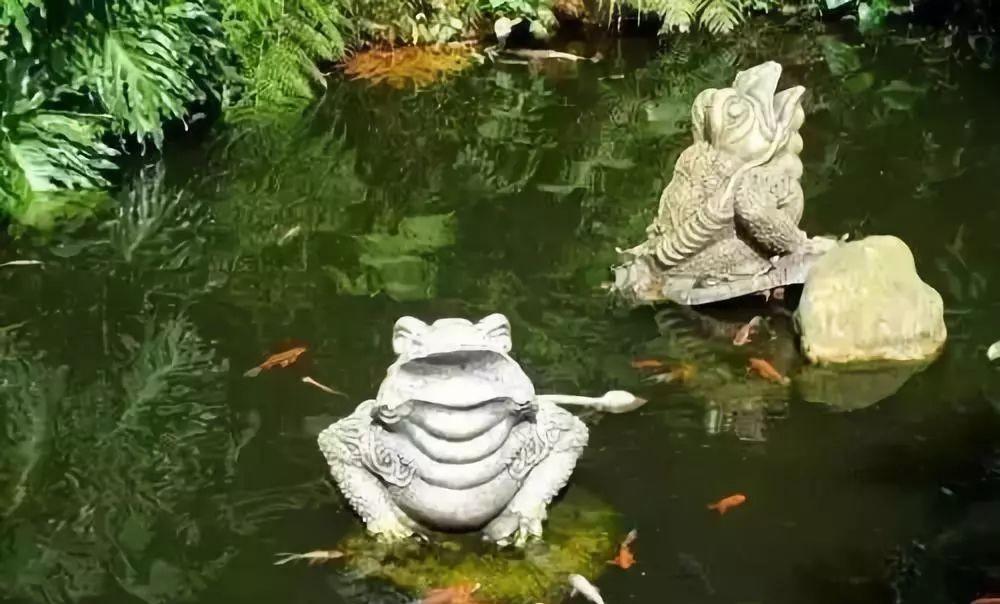 三足金蟾的由来和寓意,三足金蟾石雕