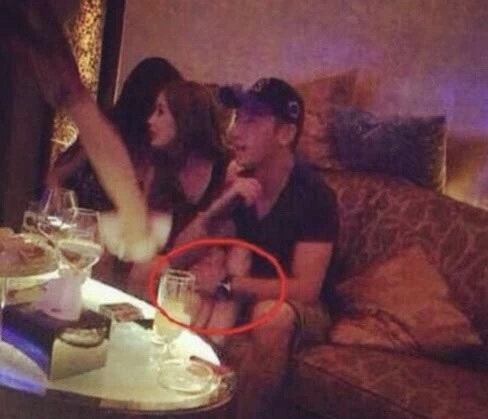 李小萌郑恺浪子回头金不换,郑恺和冯女郎照片