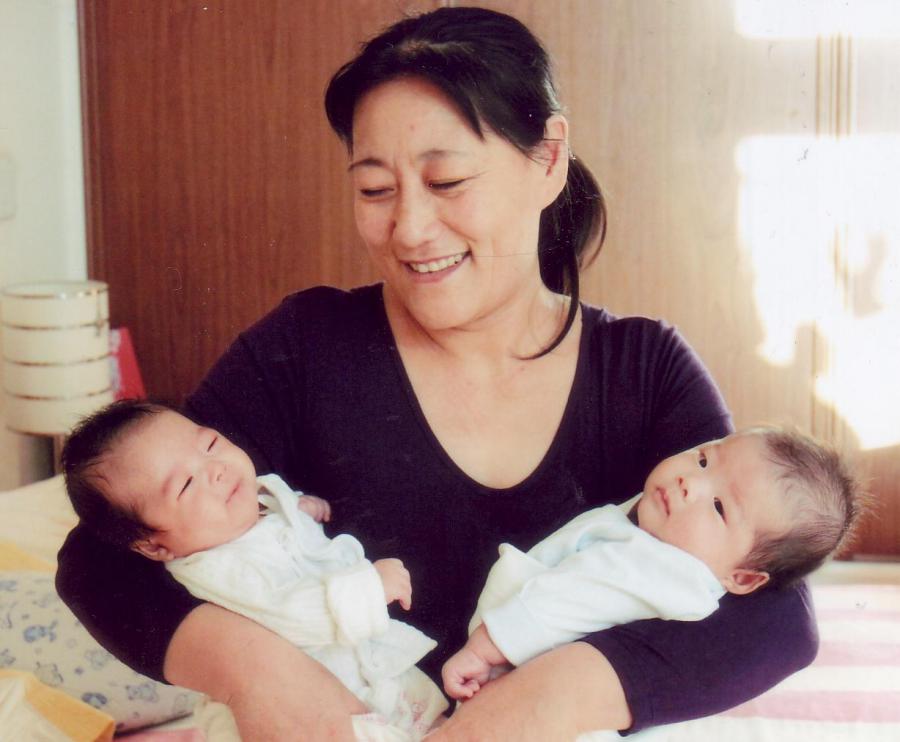 90后宝妈大胆尝试“男催乳师”，别人问其感想，她直言：有些糟心