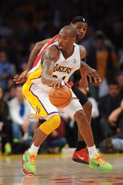 lebron詹姆斯狮子标球鞋,lebronwitness5詹姆斯实战篮球鞋