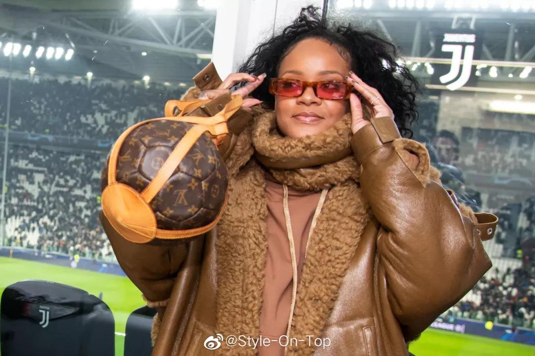 明星背的包包,明星背的罗意威包包