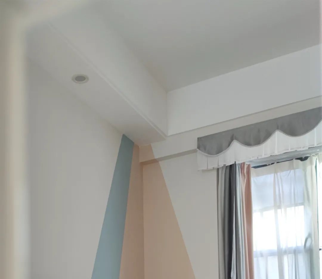 装修中双眼皮吊顶属于走边吊顶吗,客厅做单眼皮吊顶还是双眼皮吊顶