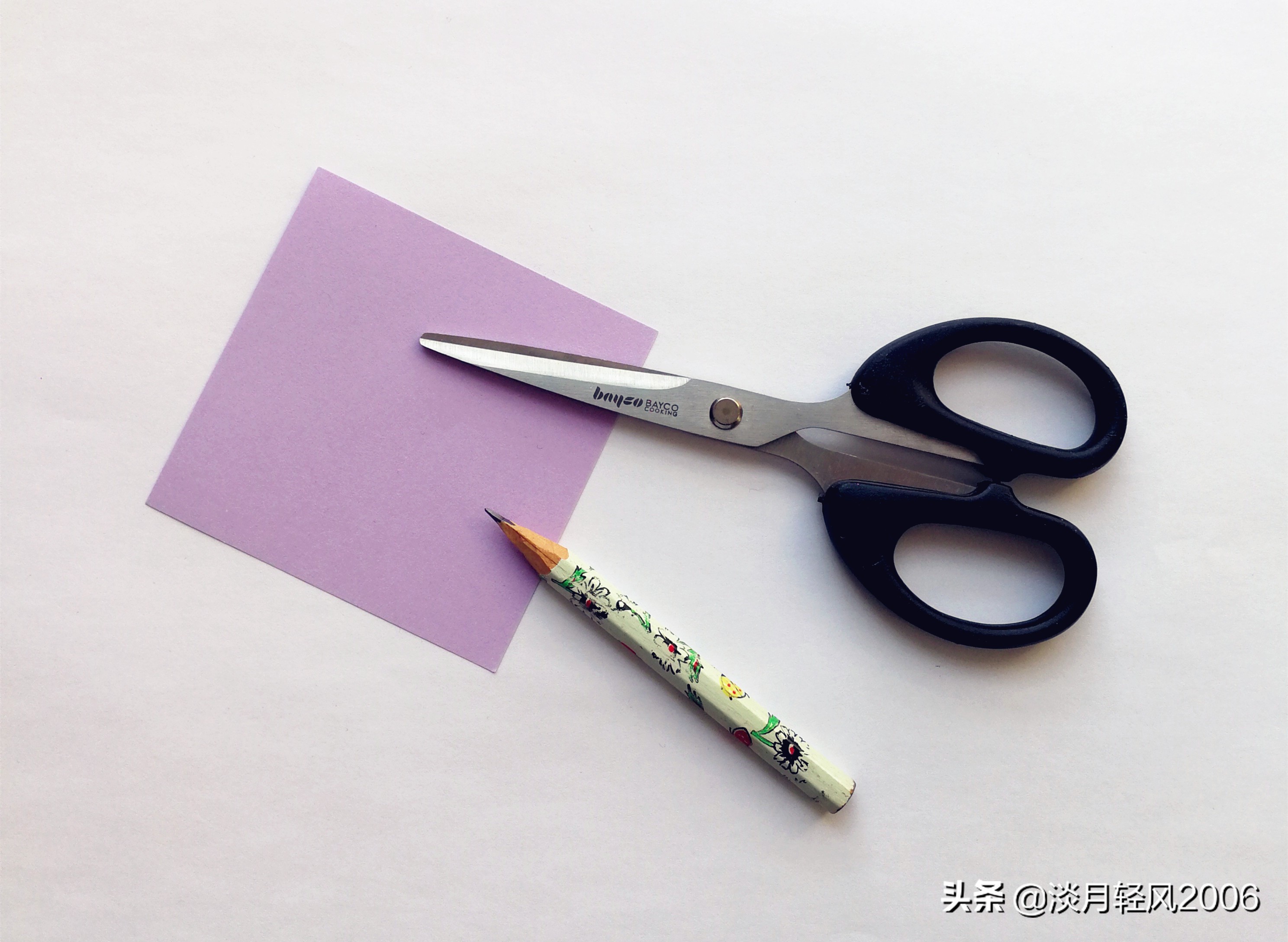 剪纸小老鼠怎么剪,手工剪纸剪出一对老鼠