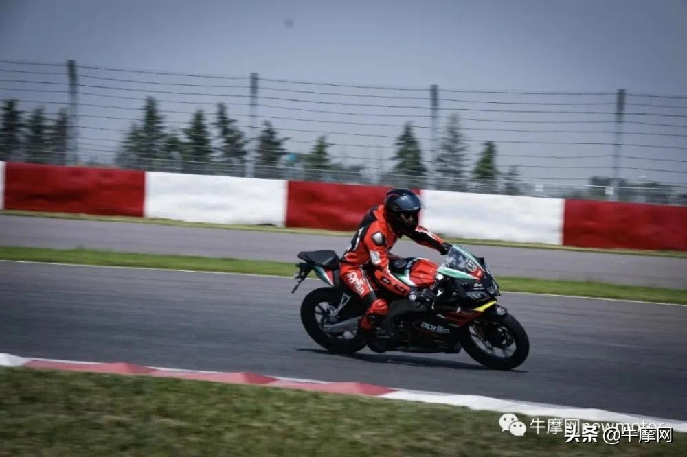 纯正赛车血统,阿普利亚GPR250R西安赛道体验来了
