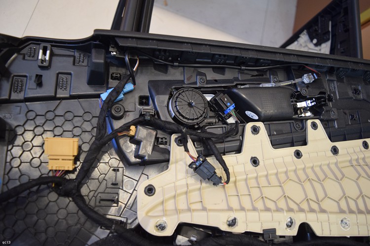 昆明汽车音响改装揽境,昆明入门级汽车音响改装升级