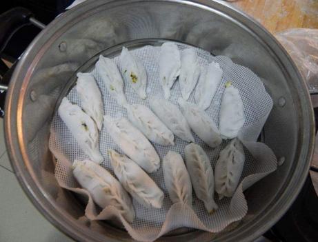 水晶饺子粉没用开水和面,水晶饺子怎么和面可以只用面粉吗