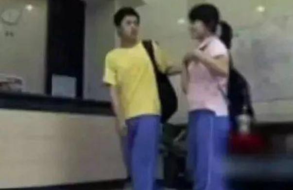 16岁女儿旅游后怀孕,父母大骂不知廉耻,性无知的锅谁来背