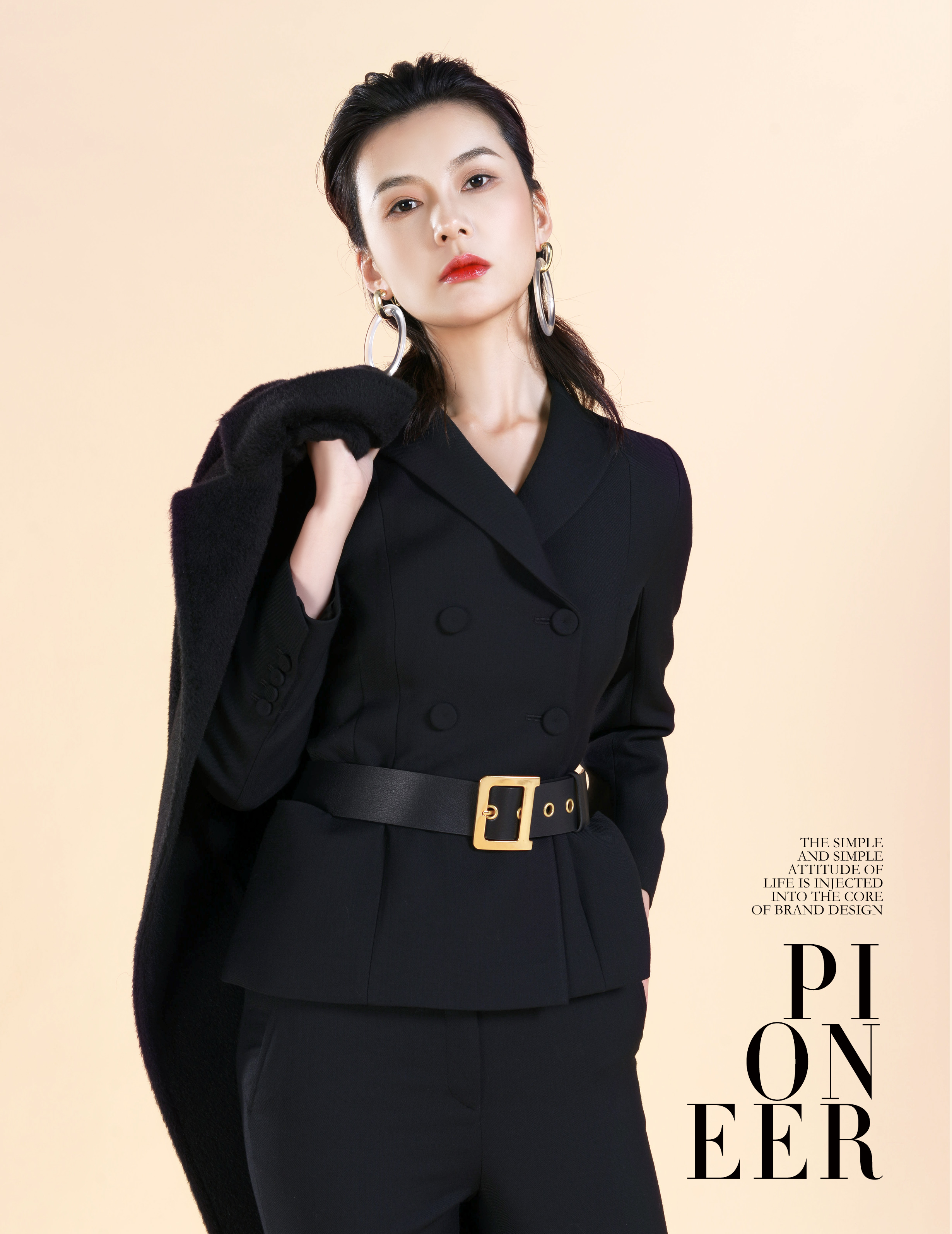 爆款西服,原创白色经典西服