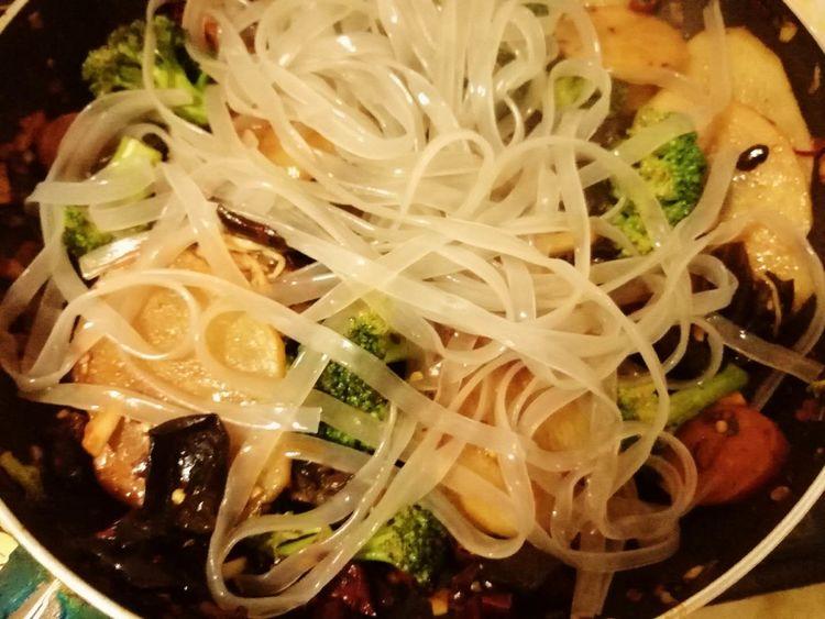 自己在家做的麻辣香锅好吃又过瘾,自己在家做的麻辣香锅吃得很过瘾