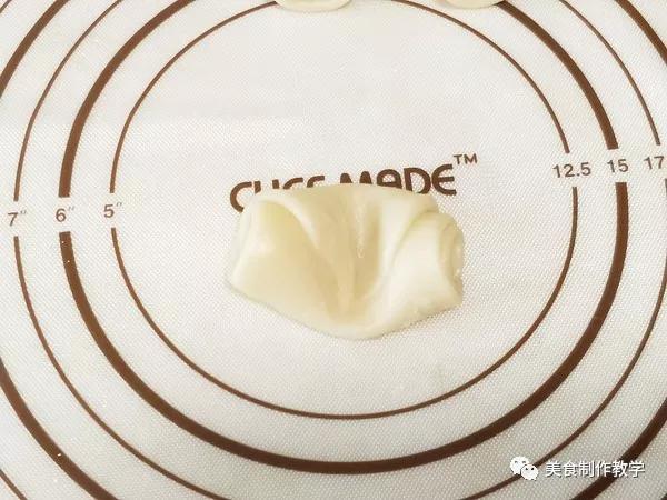 老爸的食光鲜花饼的做法,发面玫瑰花饼的美食做法