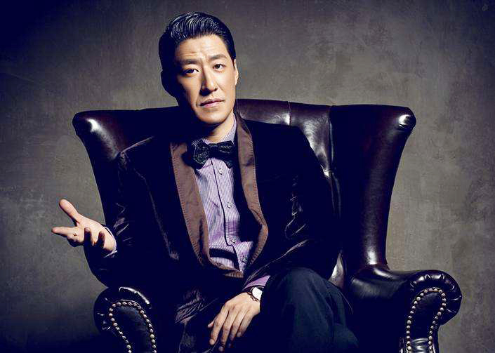 “谍战剧天王”于震：洗去“家暴男”标签，乐做3胎爸爸